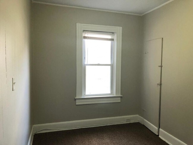 Building Photo - 7807 Wentworth Avenue #Up