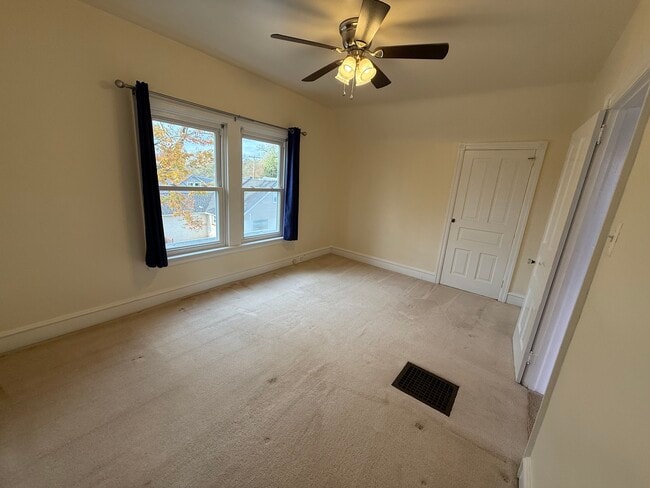 Building Photo - 860 Church St