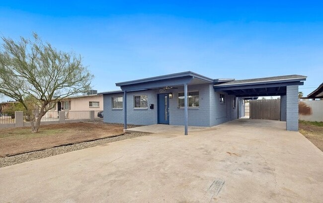 Building Photo - Central Tempe 3br
