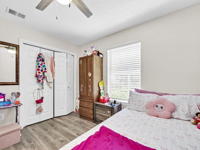 Building Photo - 1061 Quail Hollow Dr