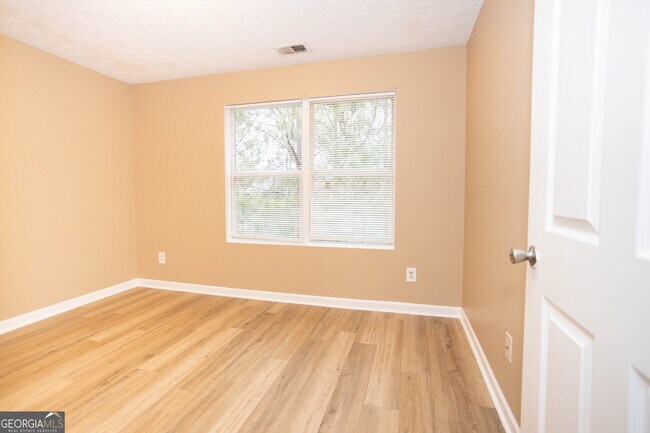 Building Photo - 12303 Fairington Ridge Cir