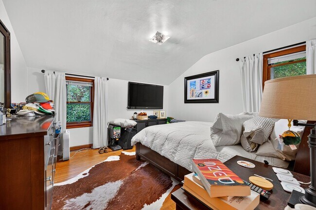 Building Photo - 1424 N 70th St