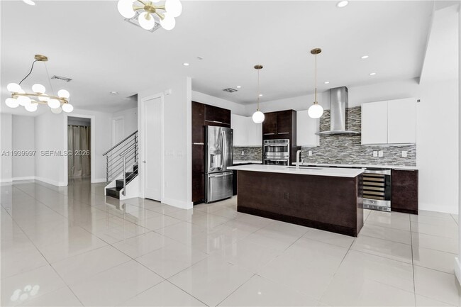 Building Photo - 6410 NW 105th Pl