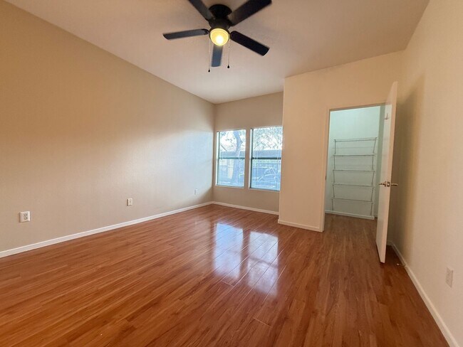 Building Photo - 8250 N Grand Canyon Dr