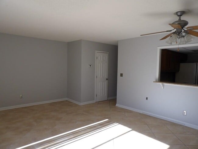 Building Photo - 951 Plantation Dr