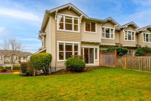 Building Photo - Move-in ready! Large four bedroom home!
