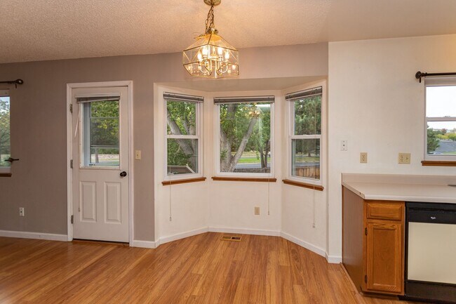Building Photo - 6109 Lowlander Ct