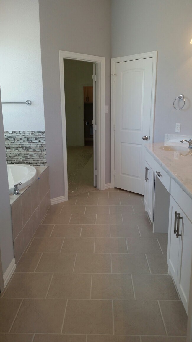 Building Photo - 8421 Snow Egret Way