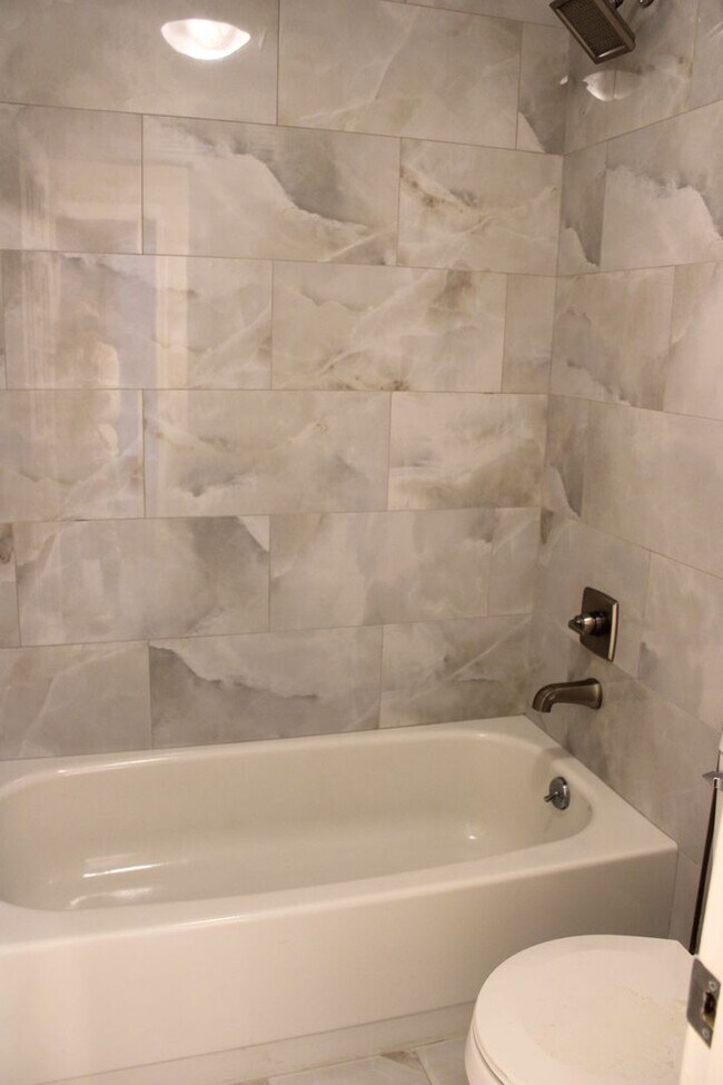 Building Photo - Germantown/ Gorgeous 5 Bedroom Home Newly Renovated