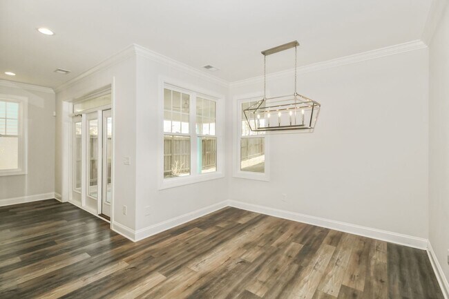 Building Photo - Beautiful Home in Wilmington - $200 Off First Month Rent (If Approved)