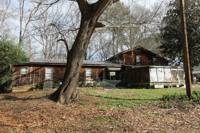Primary Photo - 132-135 Granger Way