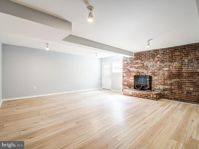 Building Photo - 1012 N Pelham St