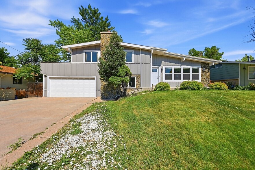 Building Photo - 9547 W Kentucky Dr