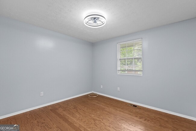Building Photo - 5136 Rock Glen Dr