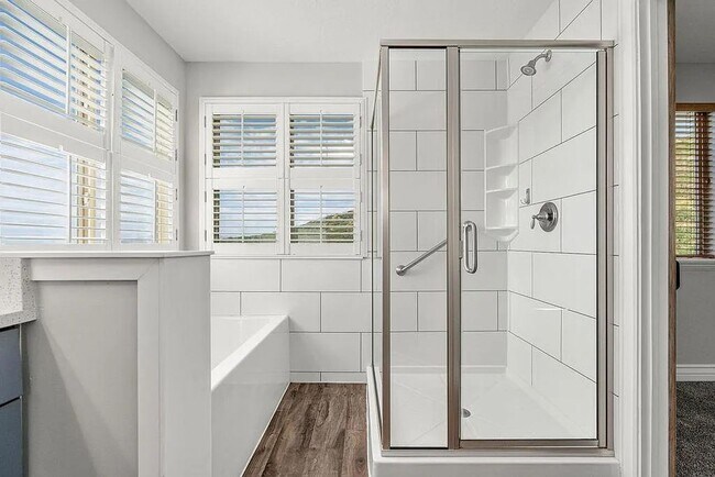 Building Photo - GORGEOUS Draper Home!