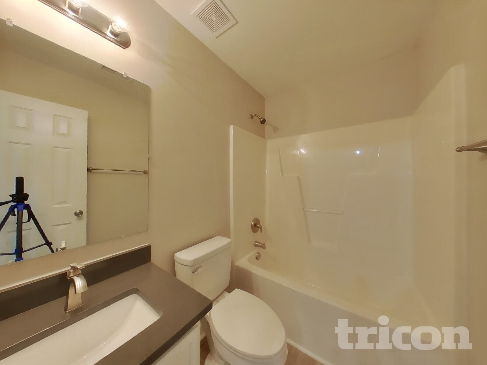 Building Photo - 3933 Far West Dr