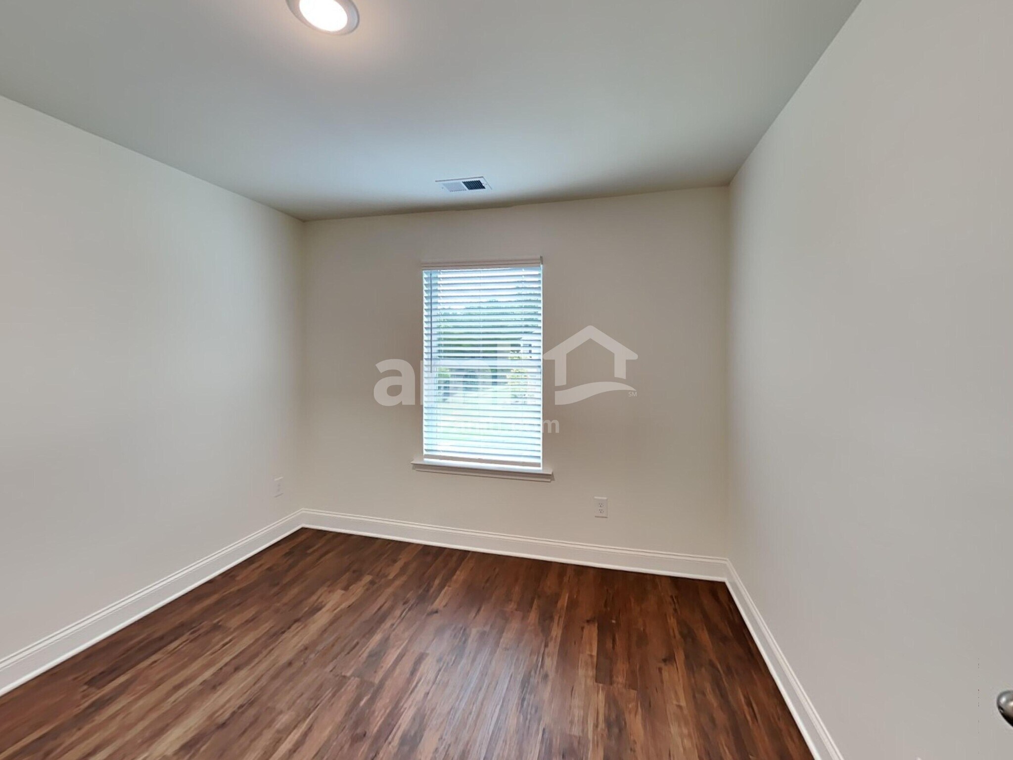 Building Photo - 175 Pecan Dr