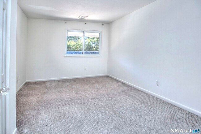 Building Photo - 109 Southport Woods Drive