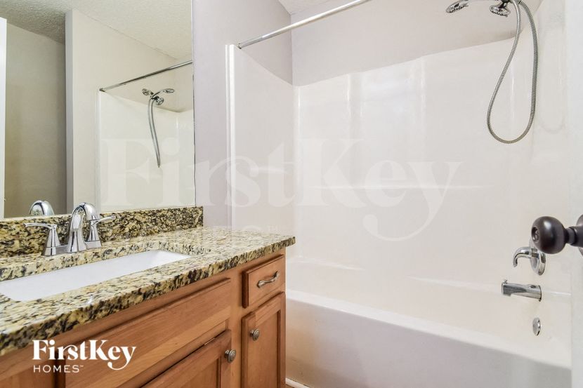 Building Photo - 161 Garrison Ct