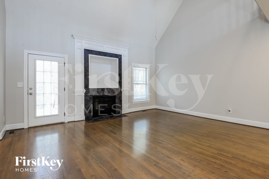 Building Photo - 7131 Greystone Village Ct