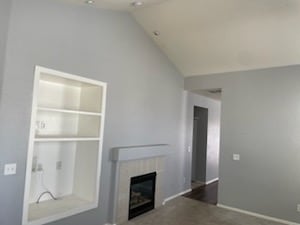 Building Photo - "Charming 3-Bedroom Haven with 2 Full Baths in Aurora – 1,310 Sq Ft of Comfort!"