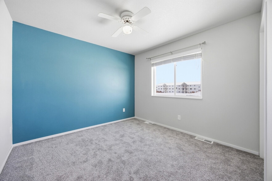 Building Photo - 4304 Estate Dr S