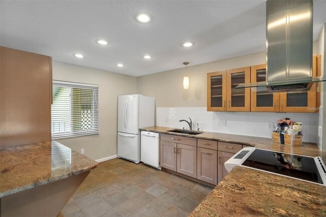 Building Photo - 15 Escondido Cir