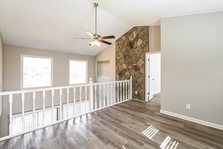 Building Photo - 4220 Pineset Dr