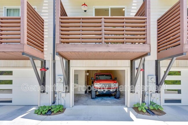 Building Photo - 733 N Market St