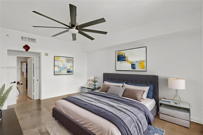 Building Photo - 3330 NE 190th St