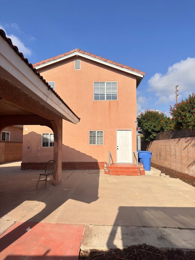 Building Photo - 1060 McFarland Ave