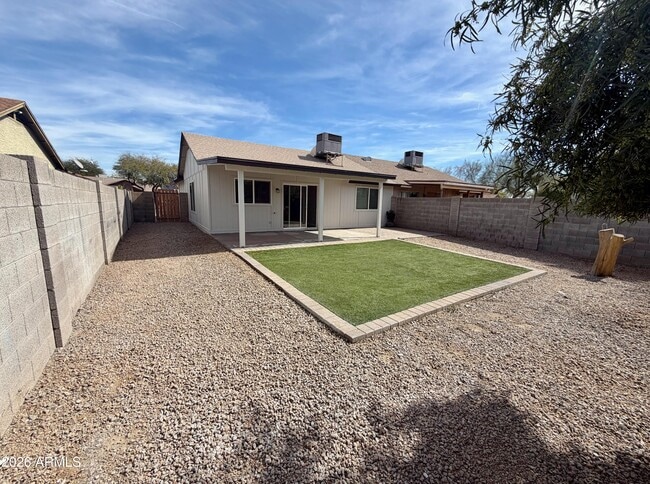 Building Photo - 20242 N 30th Dr