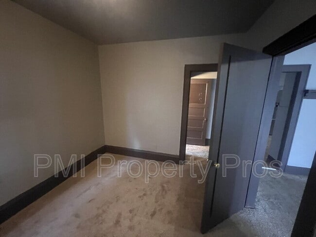 Building Photo - 2530 N 37th St
