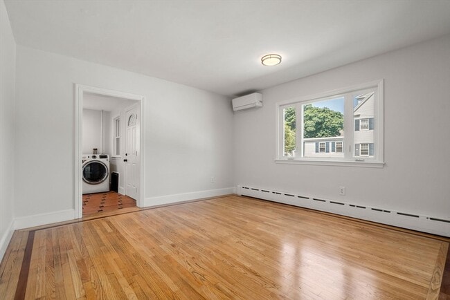 Building Photo - 45 Henshaw St