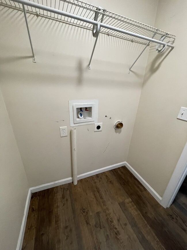 Building Photo - 538 E Lincoln Ave