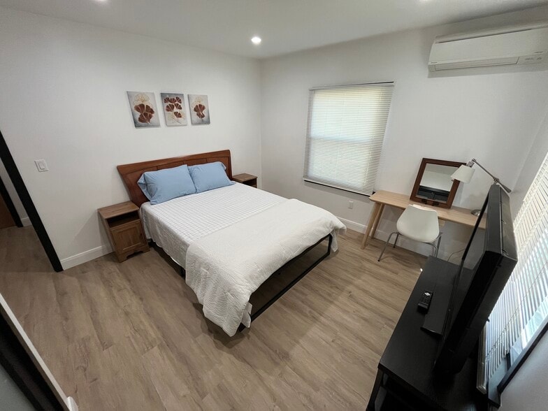 Building Photo - 2625 Chariton St