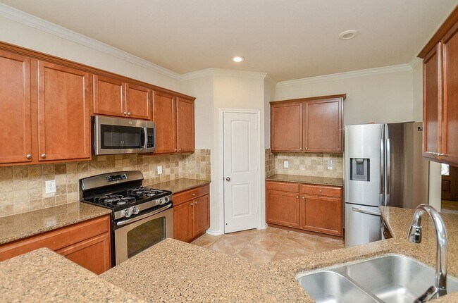 Building Photo - 3119 Balch Springs Ln