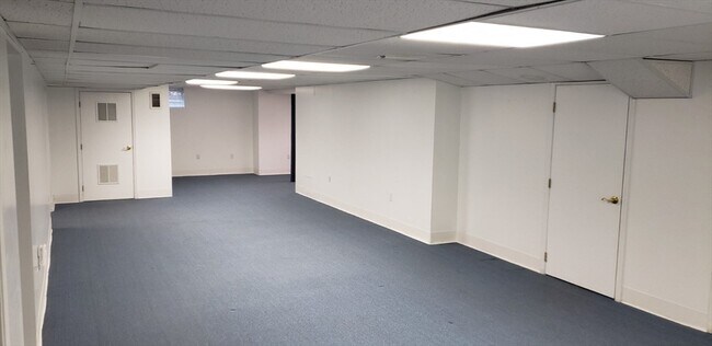 Building Photo - 109 E Emerson Rd