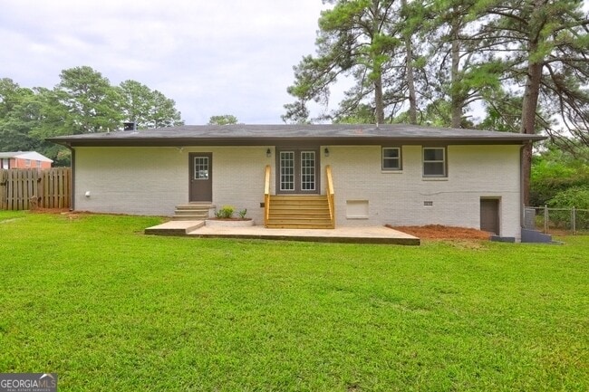 Building Photo - 215 Fond Ct