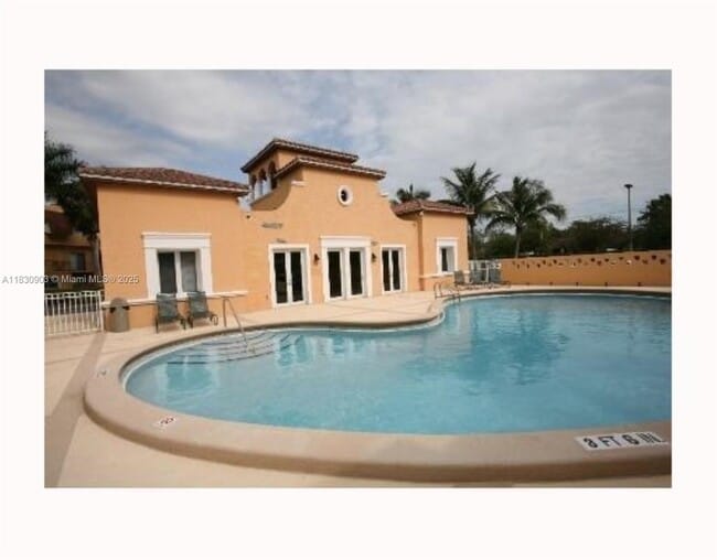 Building Photo - 6707 N Kendall Dr