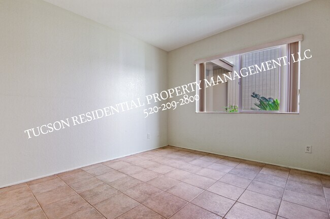 Building Photo - 5084 N Camino Del Lazo