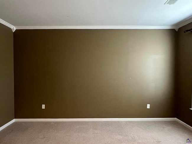 Building Photo - 312 Hearthwood Dr