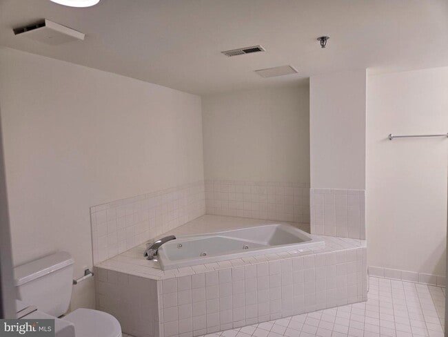 Building Photo - 5450 Whitley Park Terrace