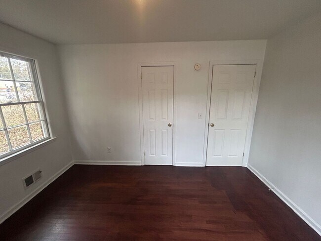 Building Photo - 3 bed, 1 1/2 bath  Forest Acres brick home located off of Satchel Ford Rd