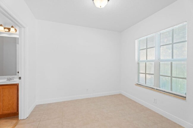 Building Photo - 601 S Federal Hwy