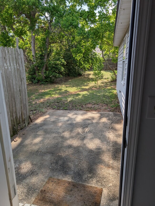 Building Photo - 408 S Woodburn Dr