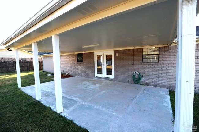 Building Photo - 648 Green Pine Dr