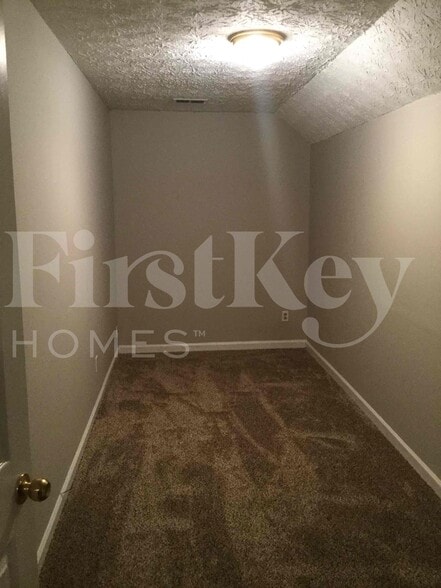 Building Photo - 8321 Mountain Pass