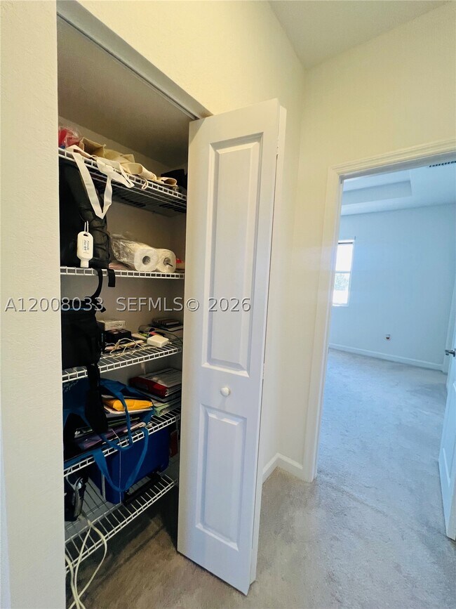 Building Photo - 2562 SE 29th Dr