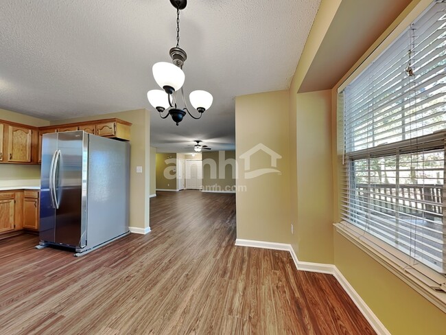 Building Photo - 704 Pepperstone Ct